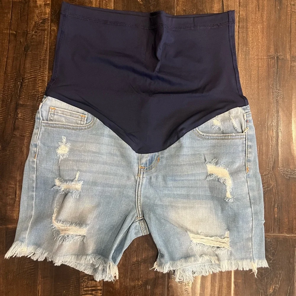 Pink Blush maternity shorts size M - Picture 2 of 2